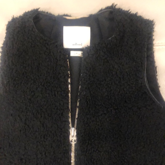 Aritzia Chatou Vest - Picture 3 of 7